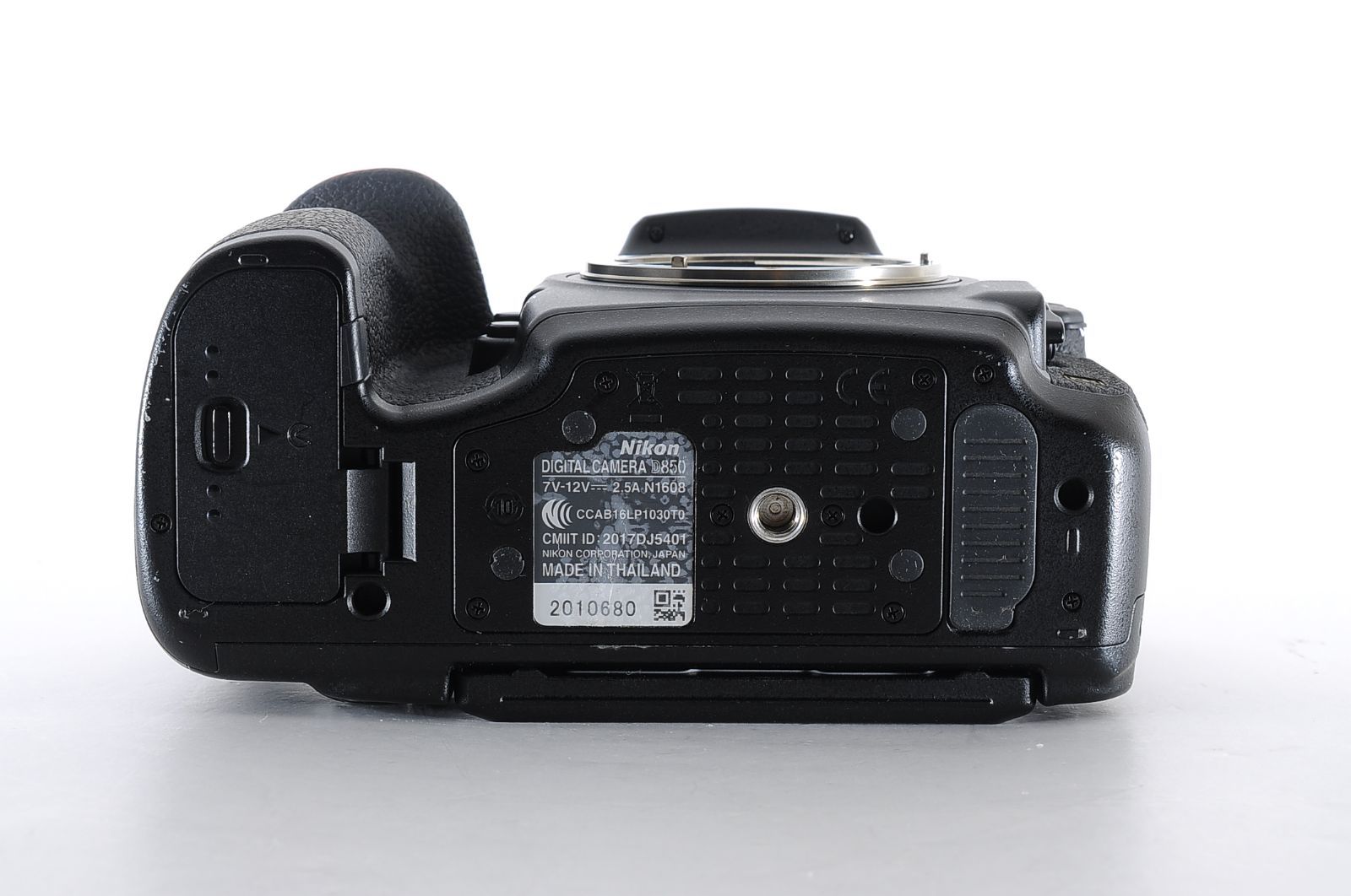 ■極上品■ Nikon D850 ボディ □極上品□ Nikon（ニコン） D850 高画質フルサイズ一眼レフカメラ