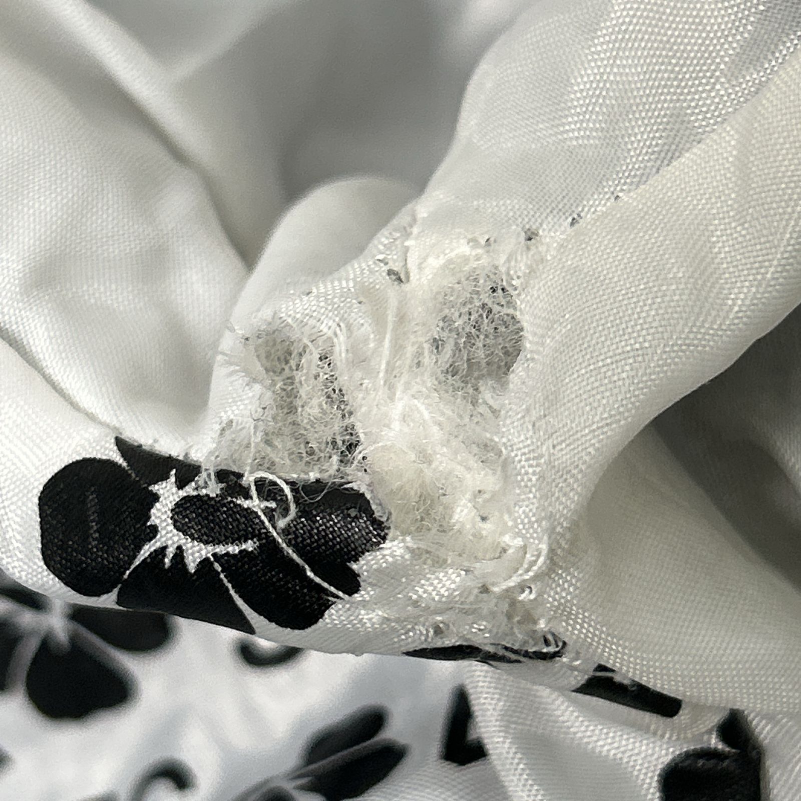 浜館77-2142】 【店舗併売品】 ALBA ROSA アルバローザ マス目 ジップ