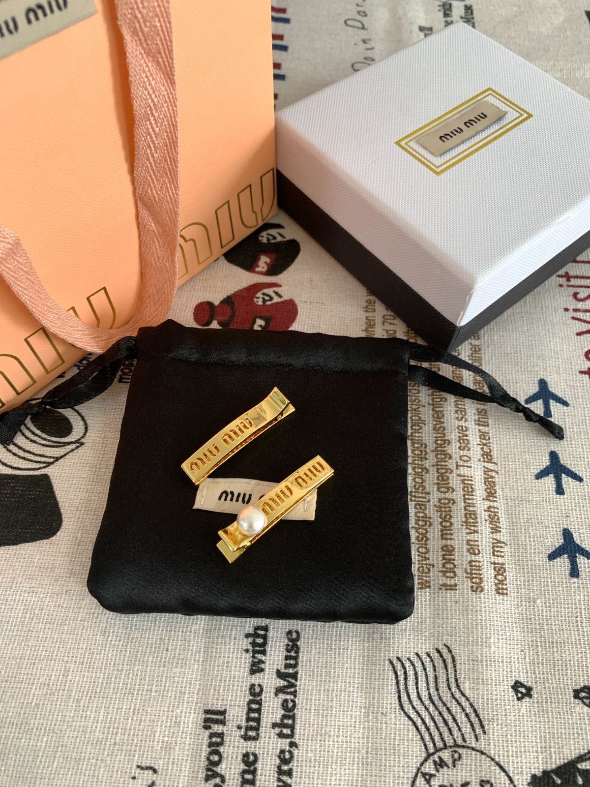 MIU MIU ゴールドヘアピン 即発送♡miu miu ゴールド ヘアピン 2個セット - メルカリ