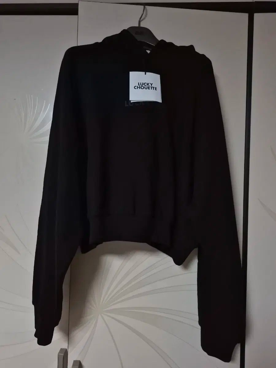LUCKY CHOUETTE ラッキーシュエトゥ 黒 フード付きTシャツ 38