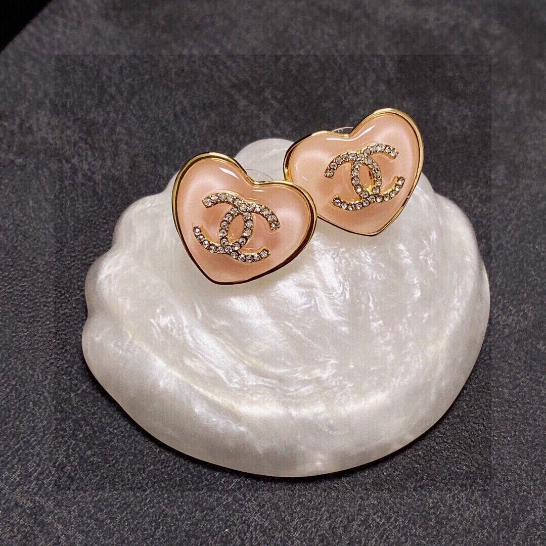 【美しいピンクハート♡】CHANEL*ピアス ぷっくりなピンクハートが可愛い♡】 CHANEL 《ピアス》