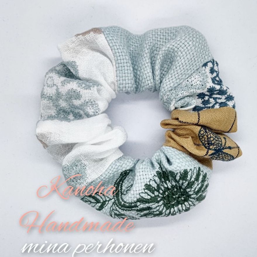 ミナペルホネン シュシュ ヘアゴム ホワイトmix ミナペルホネン シュシュ ヘアゴム ホワイトmix