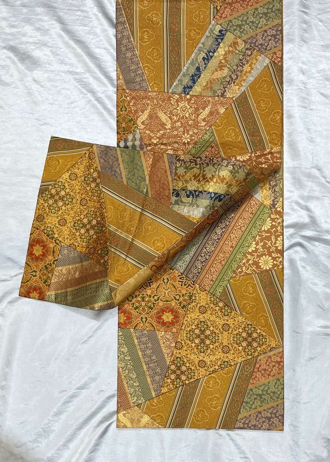 豪華絢爛綺麗美品身丈163cm裄丈66cm薄紫花火柄正絹小紋単衣広襟（未使用）