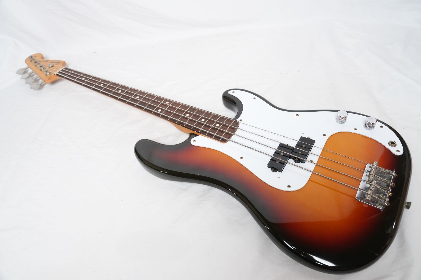 ☆Squier by Fender☆SPB-33 PRECISION BASS 3TS Silver Series