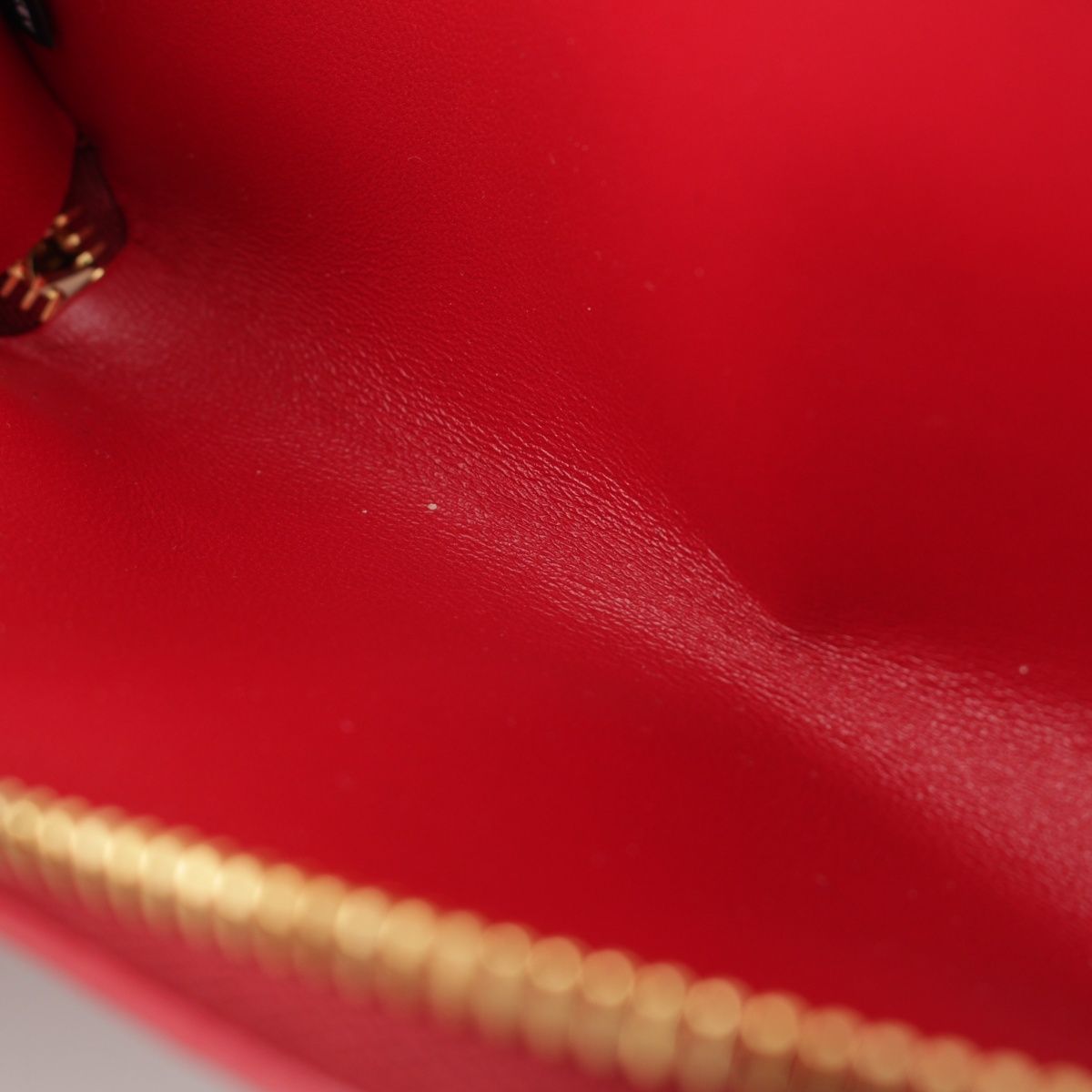 ミュウミュウ マテラッセ レザー ギャザー デザインポーチ ミニ  