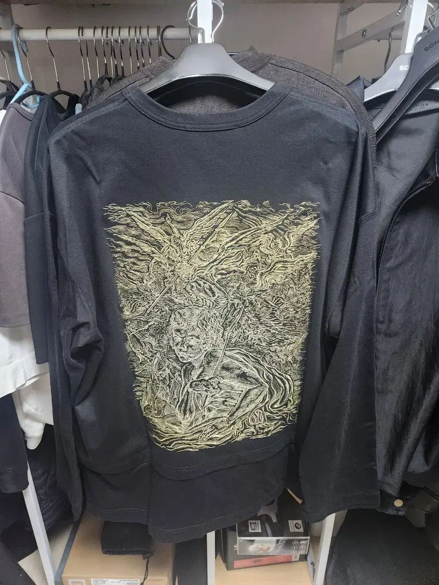 エンブロイダード