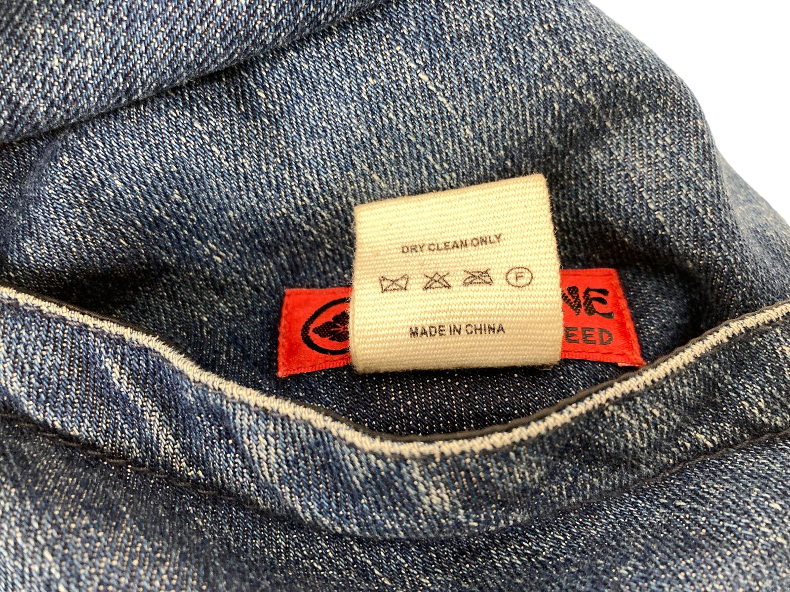 エビス　ヤマネ　ベスト YAMANE (ヤマネ) EVISU (エヴィス) デニム ダウンベスト ジップ