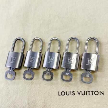 【中古】 5点セット 美品 ルイヴィトン LOUIS VUITTON パドロック カデナ 鍵 バッグチャーム キーホルダー シルバー メタル 09MD553
