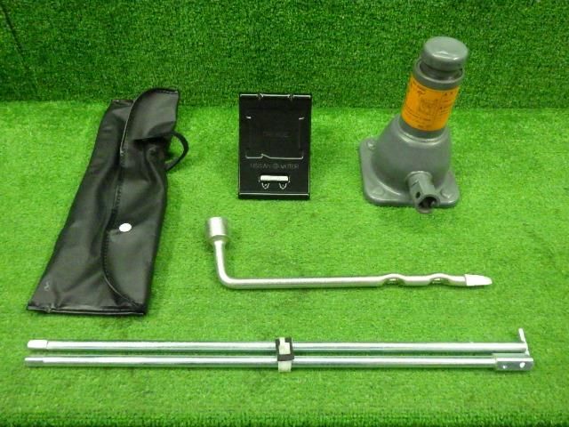 NV350キャラバン LDF-CW8E26 車載工具 99550-VX210 99501-3XA1B 9087