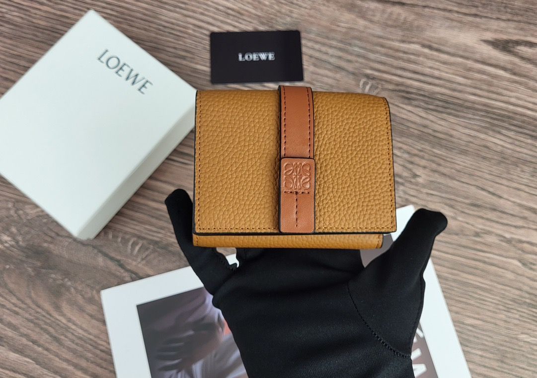 極美品✨Loewe 三つ折り財布