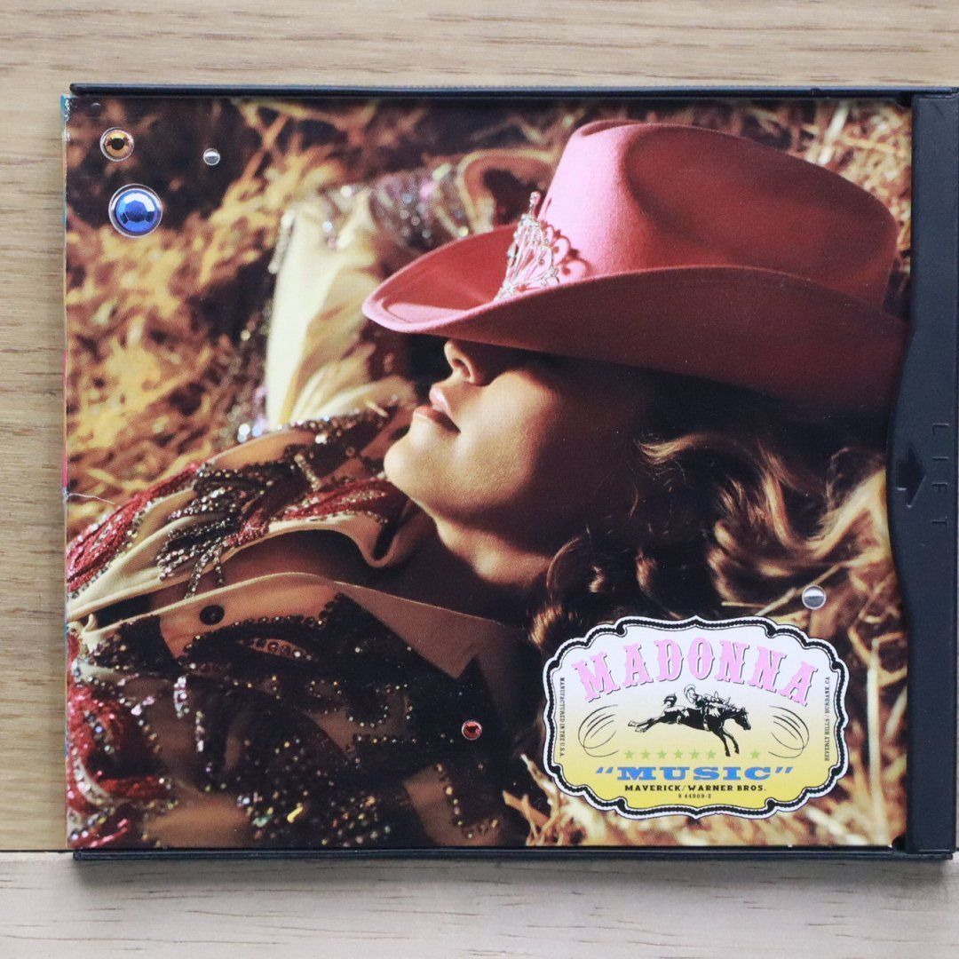 話題の人気 中古CD☆マドンナ/Madonna□ Music 【9449092/0093624490920 洋楽