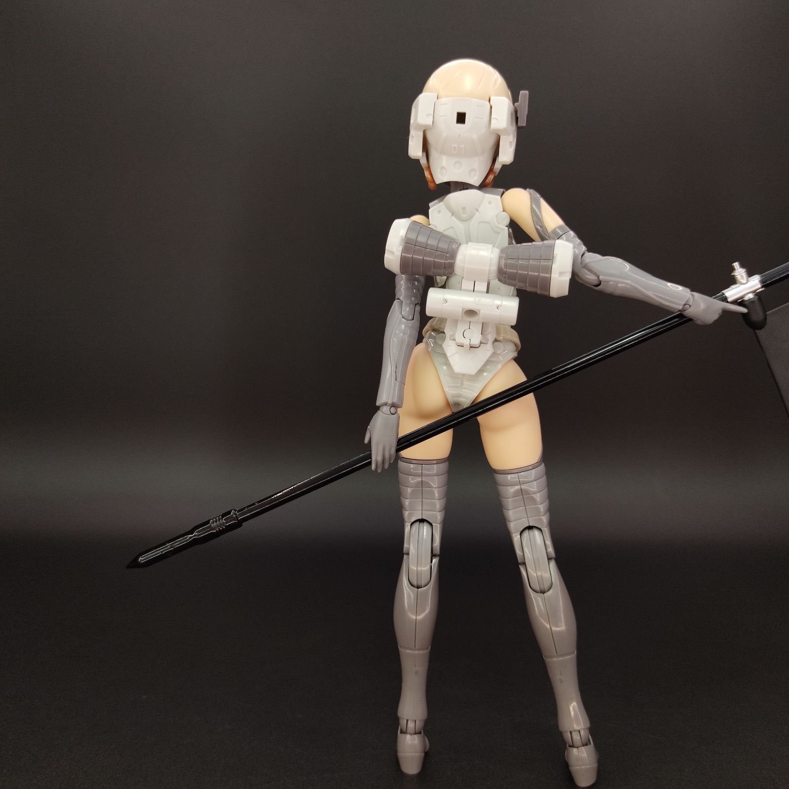 コトブキヤ ルーデンス 美少女 プラモデル 完成品 部分塗装 コジマプロダクションのシンボルキャラ「ルーデンス」が美少女