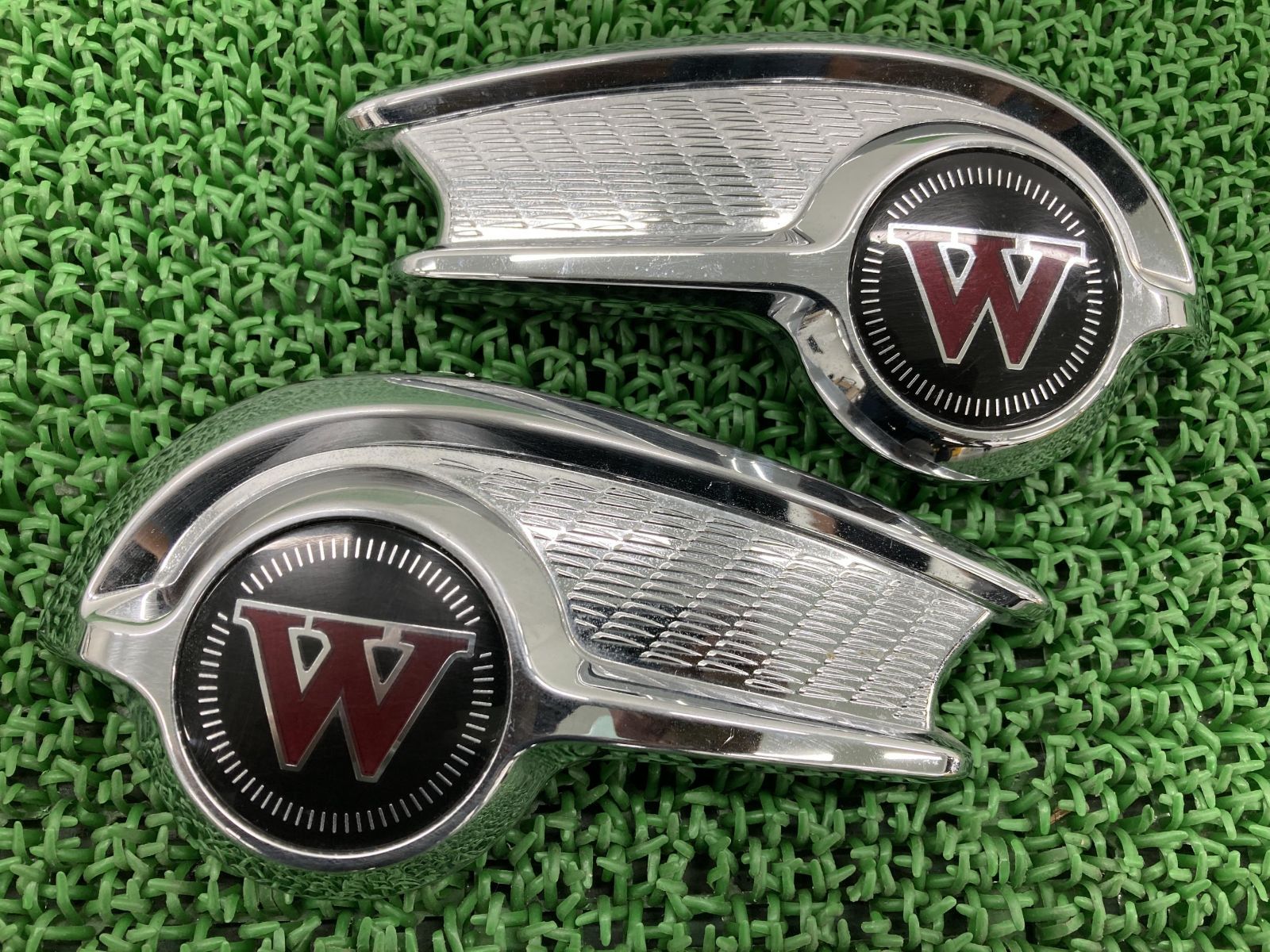 カワサキｗ800タンクエンブレム左右 W800 タンクエンブレム 左右 56054-0691/56054-0692 EJ800A-020