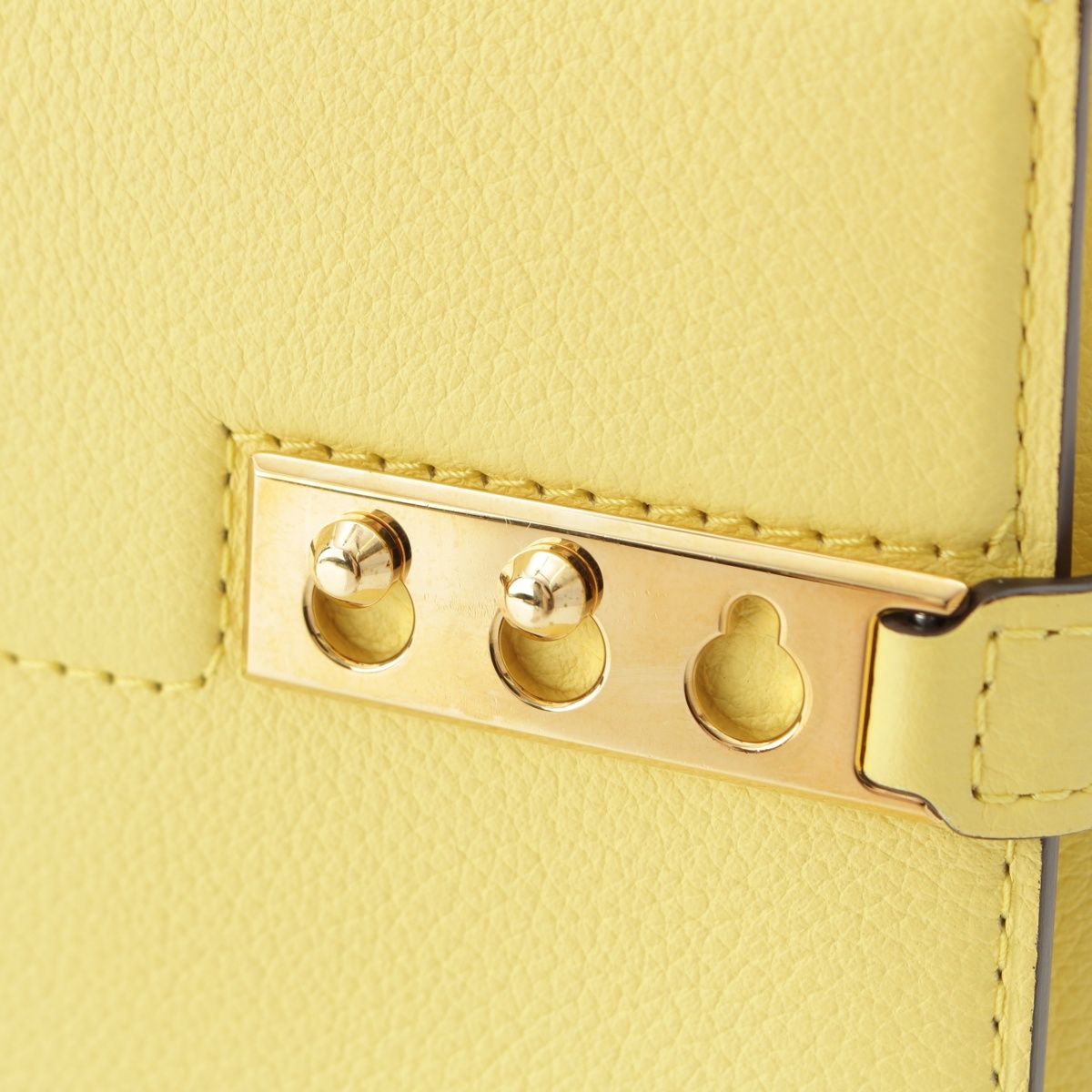 デルヴォー タンペートクラッシュ ジャンピングカーフ 2way ショルダー  