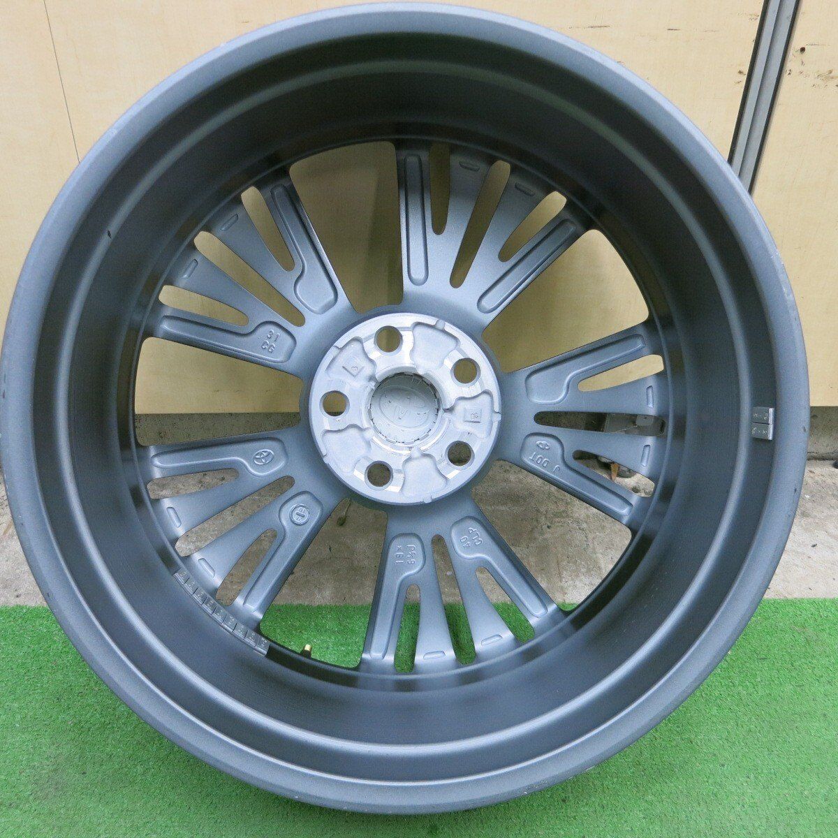 プリウス60 Zグレード純正タイヤホイールセット【新車外し】(1本) 送料無料] 新車外し！1本☆トヨタ 60系 プリウス Zグレード 純正