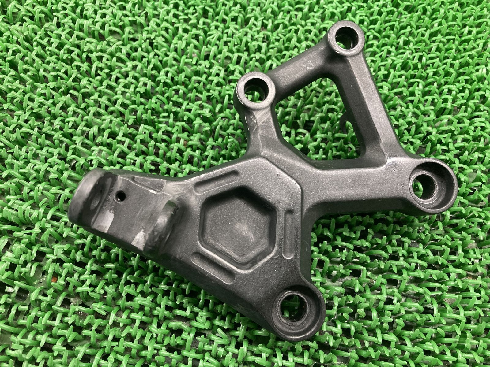 ZX-25Rse ステップホルダー 右 SKT カワサキ 純正 バイク 部品