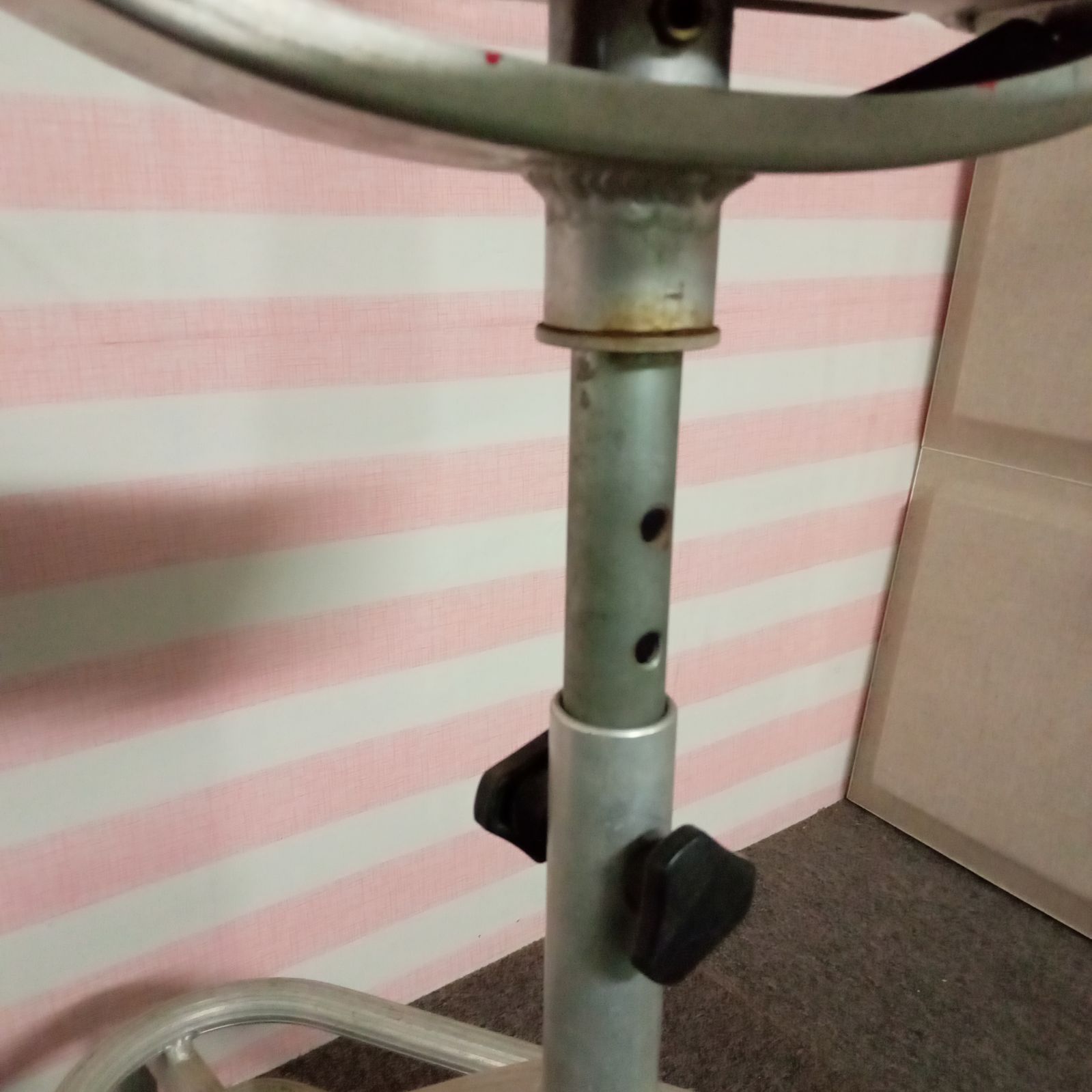 ◯ ブドウ摘粒用作業椅子 アルチャー 回転式 アルミ 作業 イス