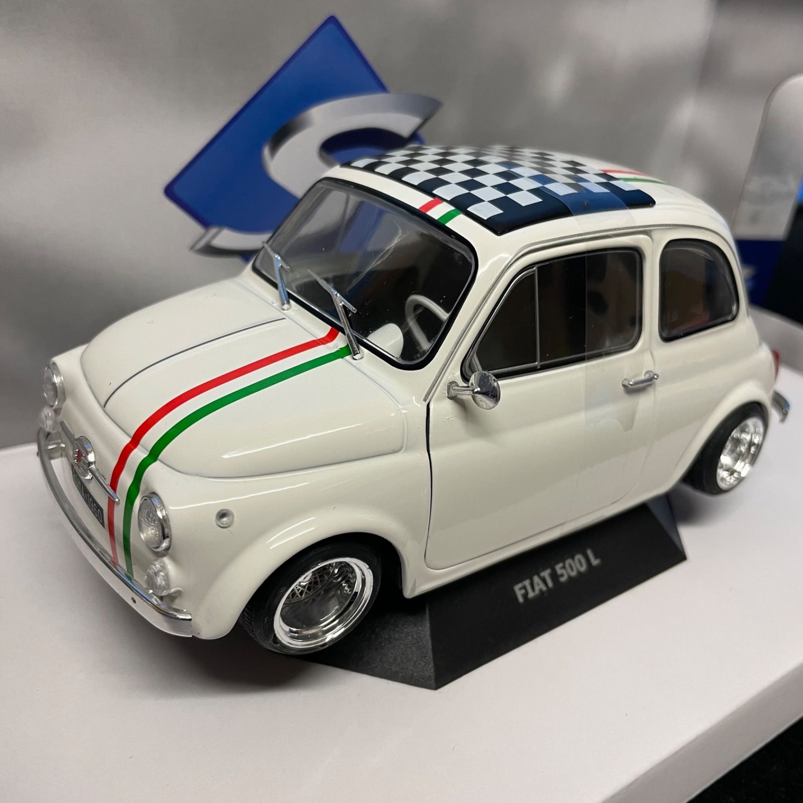 ソリド S 1/18 FIAT 500L - メルカリ