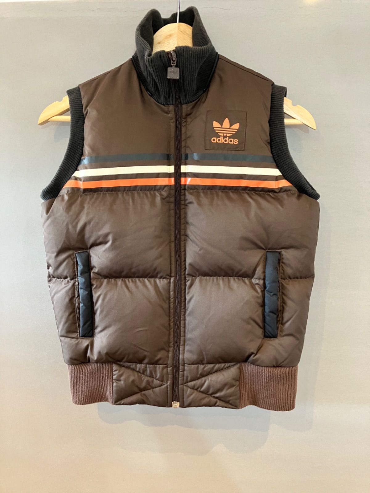 00s adidas アディダス ダウンベストレディス 茶 ブラウン レディース