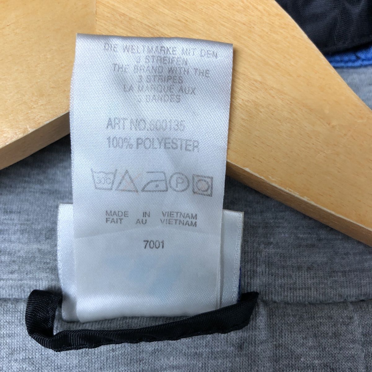 古着 90~00年代 アディダス adidas 中綿パーカー パファージャケット