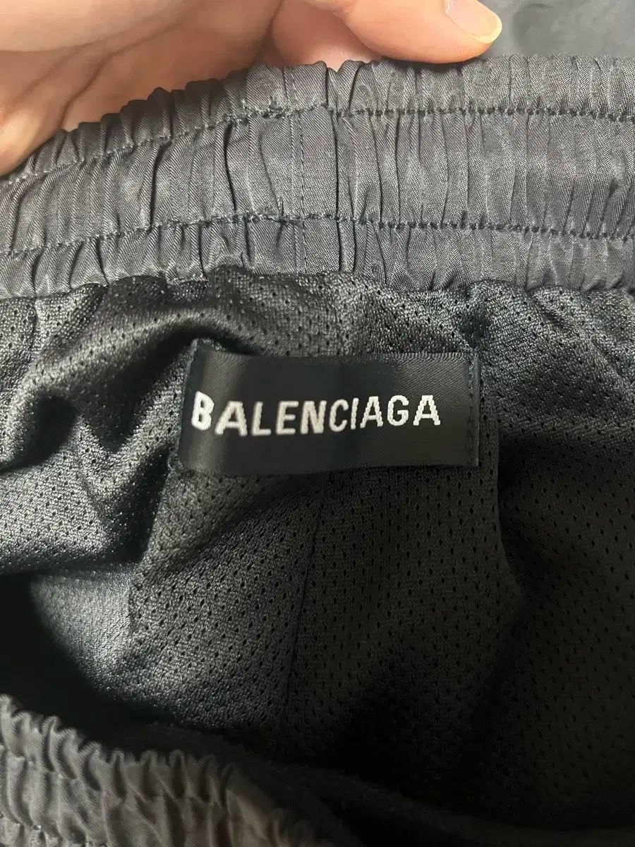  バレンシアガ 3 b トラックパンツ スモール フィット ジョガーパンツ スウェットパンツ パンツ