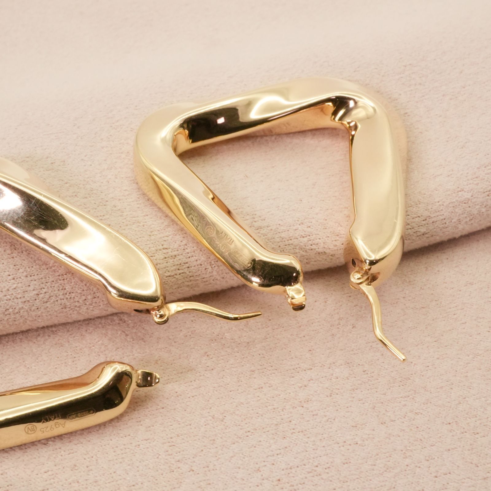 Bottega Veneta/ボッテガヴェネタ トライアングルフープピアス