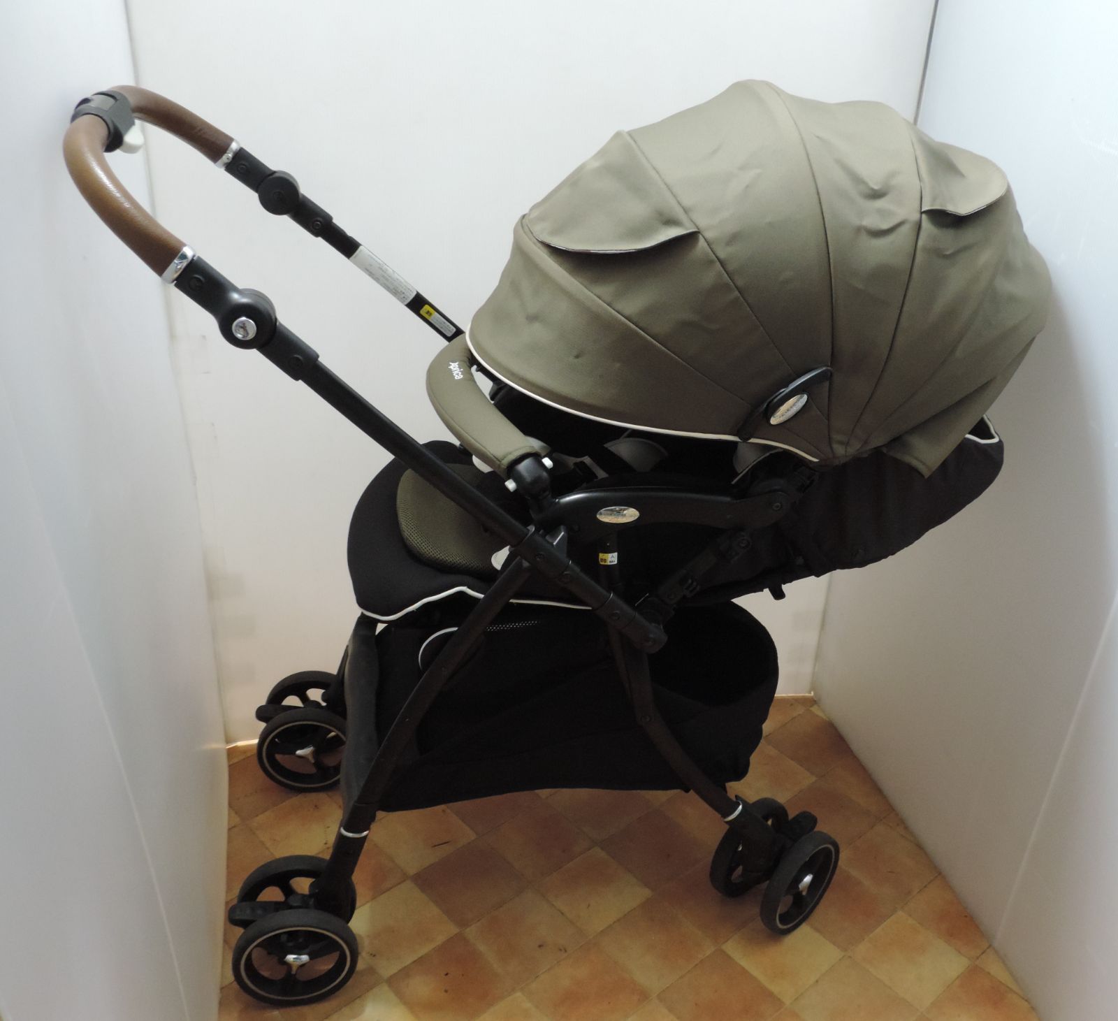 綺麗/ラクーナビッテ/１～３６カ月/ハイシート５３cm/オート４輪/洗濯済 綺麗！アップリカ ラクーナ ビッテ オート4キャス オート4輪