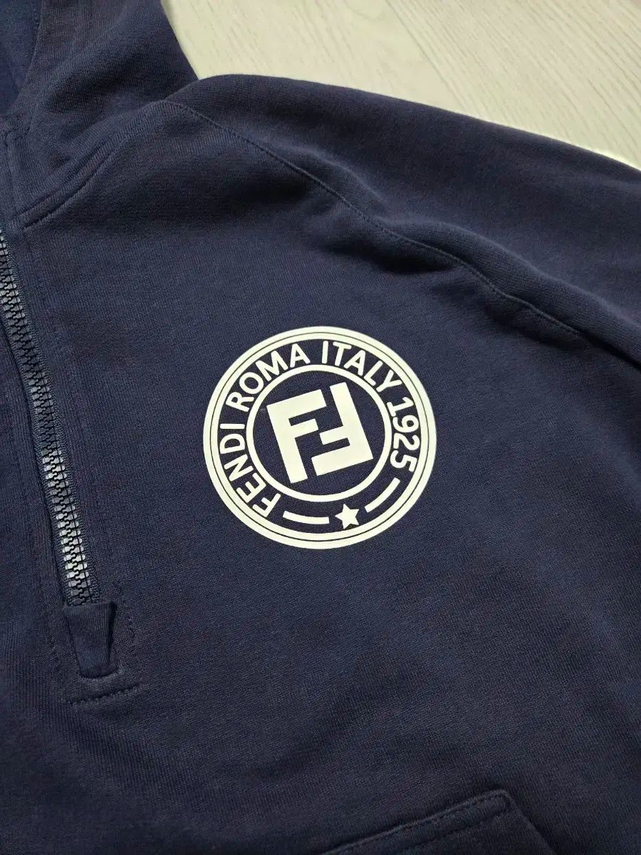 フェンディ キッズ ネイビー フーディー 12 y