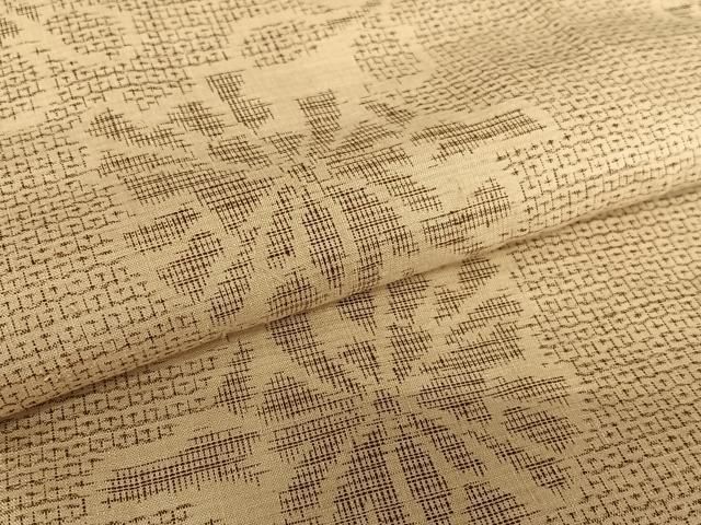 平和屋着物○本場結城紬 重要無形文化財 80亀甲 草花文 正絹 逸品 未