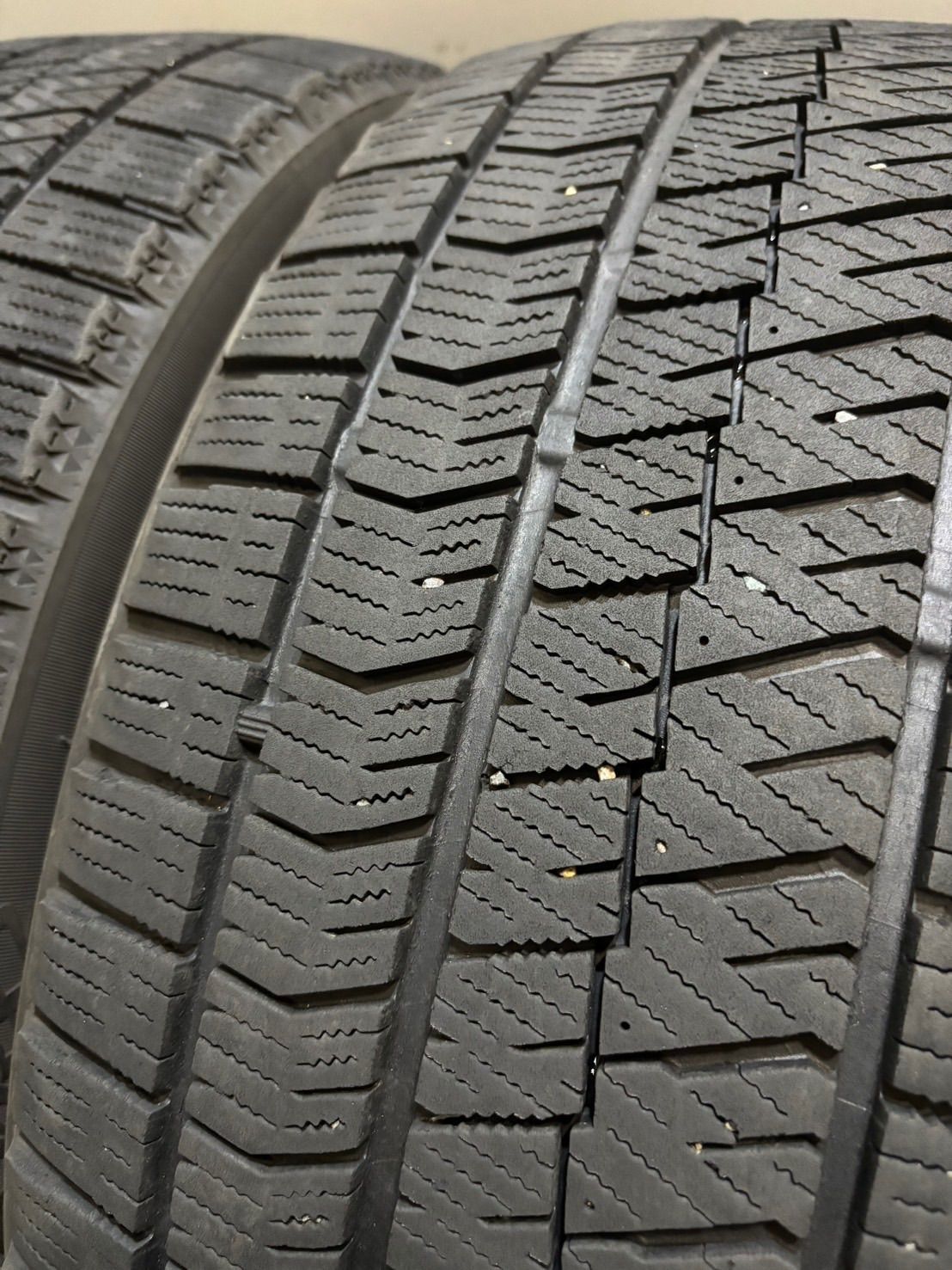 40R18 BRIDGESTONE