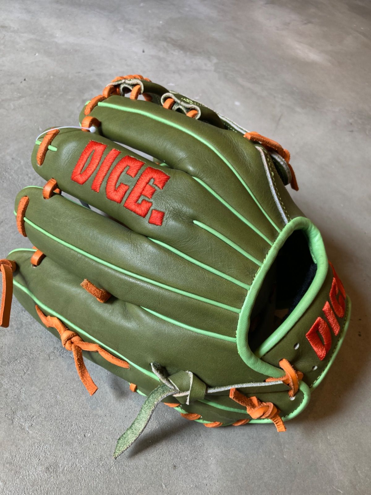 野球グローブ　希少モデル DICE. ダイス 限定モデル 一般 軟式 内野手用 野球グローブ 希少モデル DICE. ダイス 限定モデル 一般 軟式 内野手用