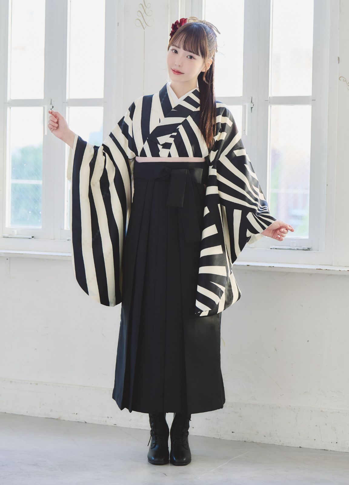 新品 袴 3点 セット 卒業式 小学生 大学生 白 黒 ストライプ  