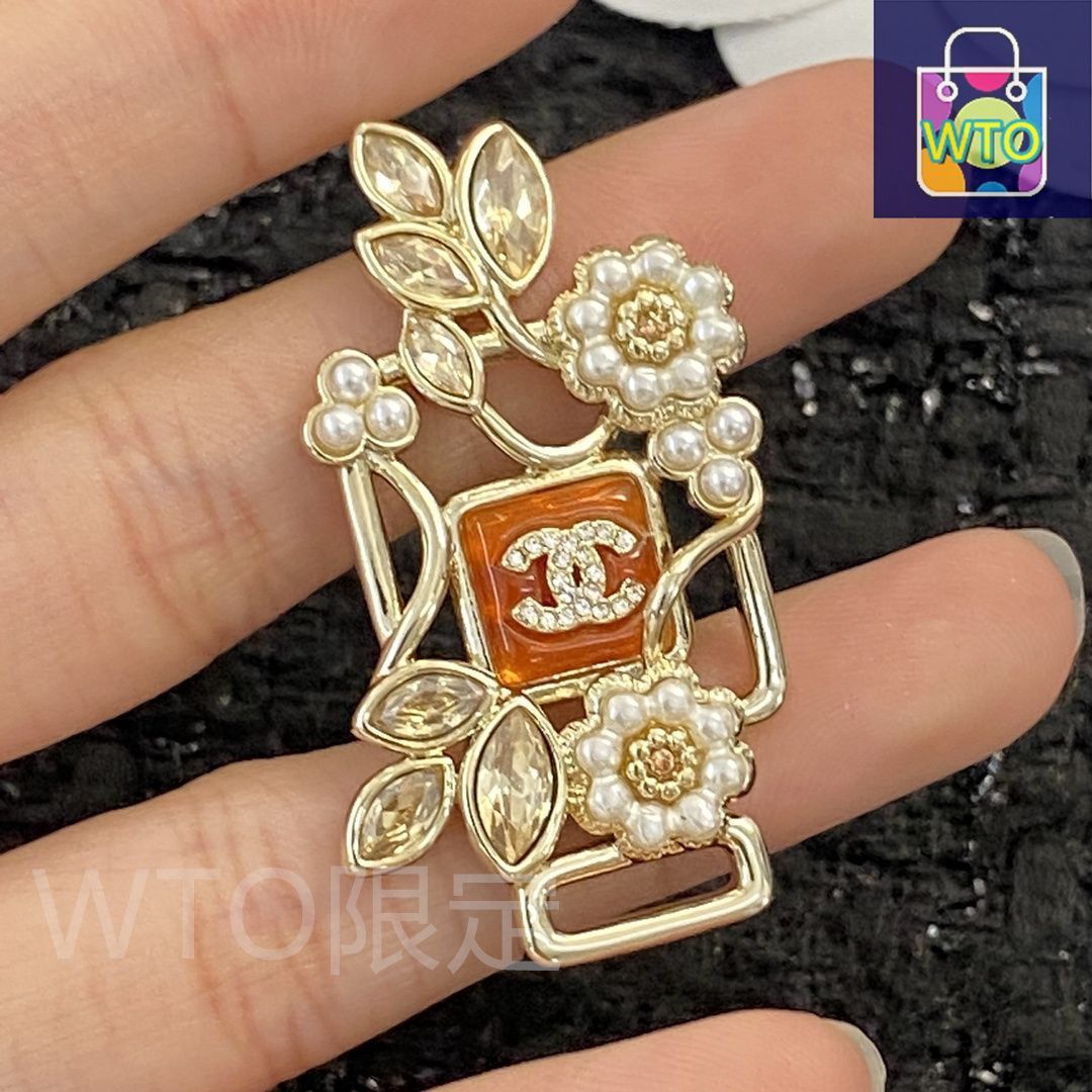 CHANEL フラワーブローチ ブラック ゴールド Chanel Vintage Black/Gold Flower Pin Brooch - 28 GALERIÉ