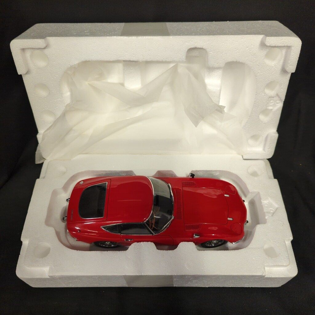 Coupe Red