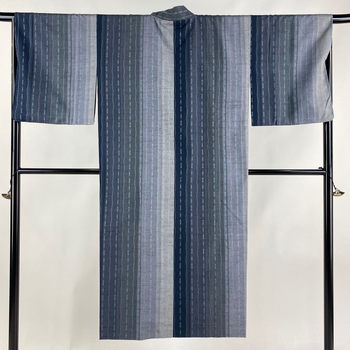 道中着 身丈132cm 裄丈67cm M 和装コート 紬地 縦縞 幾何学模様 青灰色 正絹