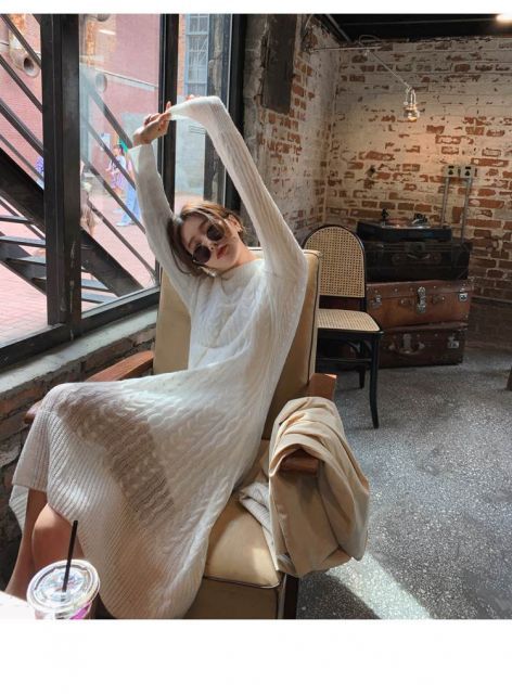 清楚系インナーセットニットワンピース 膝下 袖あり 襟なし ニット かわいい 大人可愛い きれいめ シンプル カジュアル 大人 上品 おしゃれ お洒落 かっこいい レトロ 大人可愛い 大人女子 こなれ感 ラブリー キュート ガーリー 主役級 存在感 とろみ感 抜け感 無地 春 夏 秋 清楚系インナーセットニットワンピース 膝下 袖あり 襟なし ニット