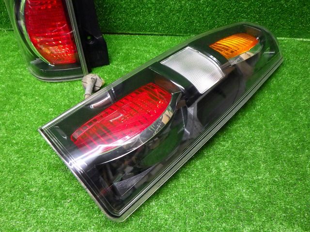 スズキ　MH21S/22S　ワゴンR　RR　テールレンズ　左右　P4192　250425028