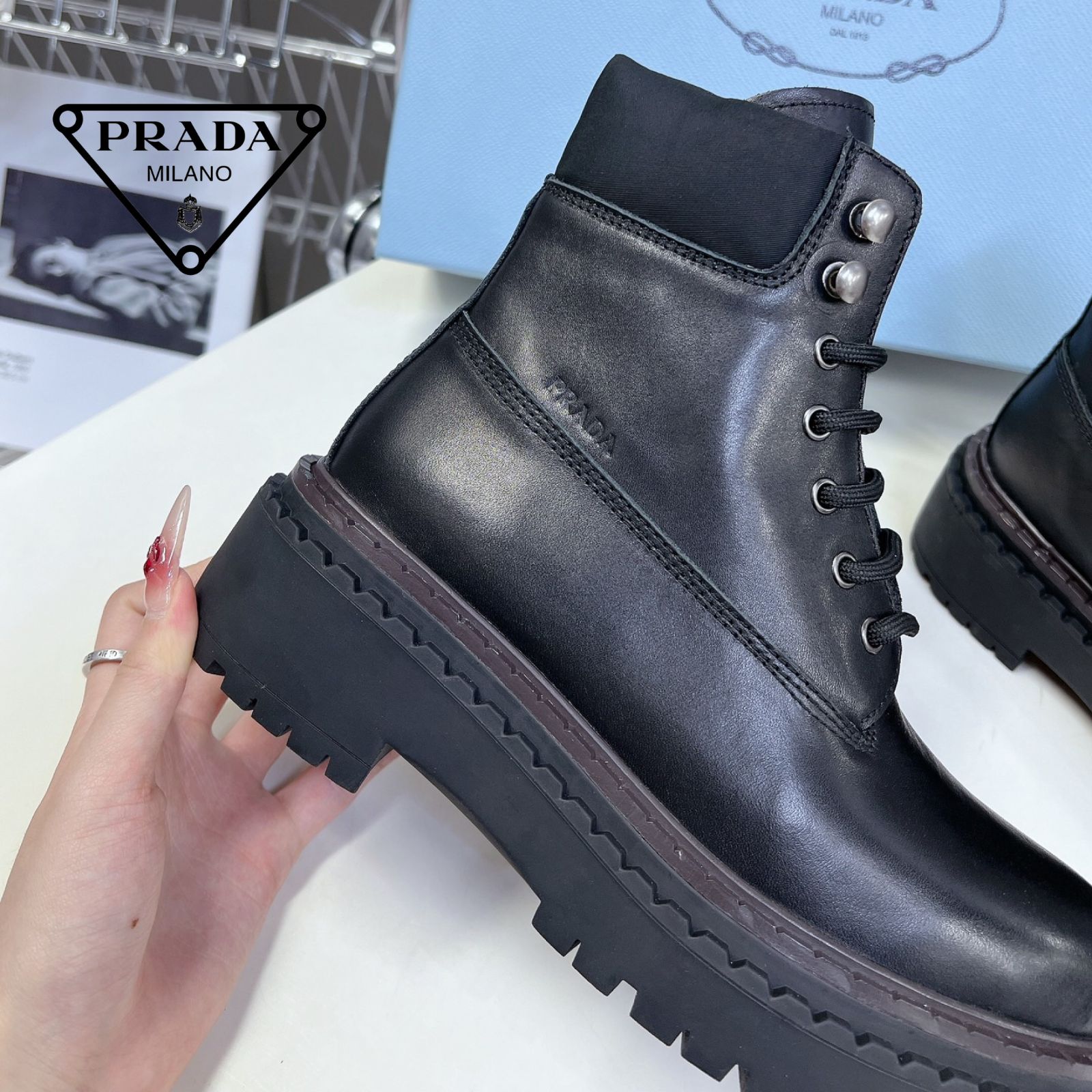 ?新品未使用? PRADA Re-Nylon プラダマーティンブーツ、レザー 
