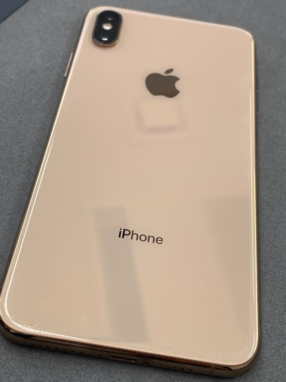 D Apple iPhone Xs Max 256GB ゴールド 本体 SIMフリー