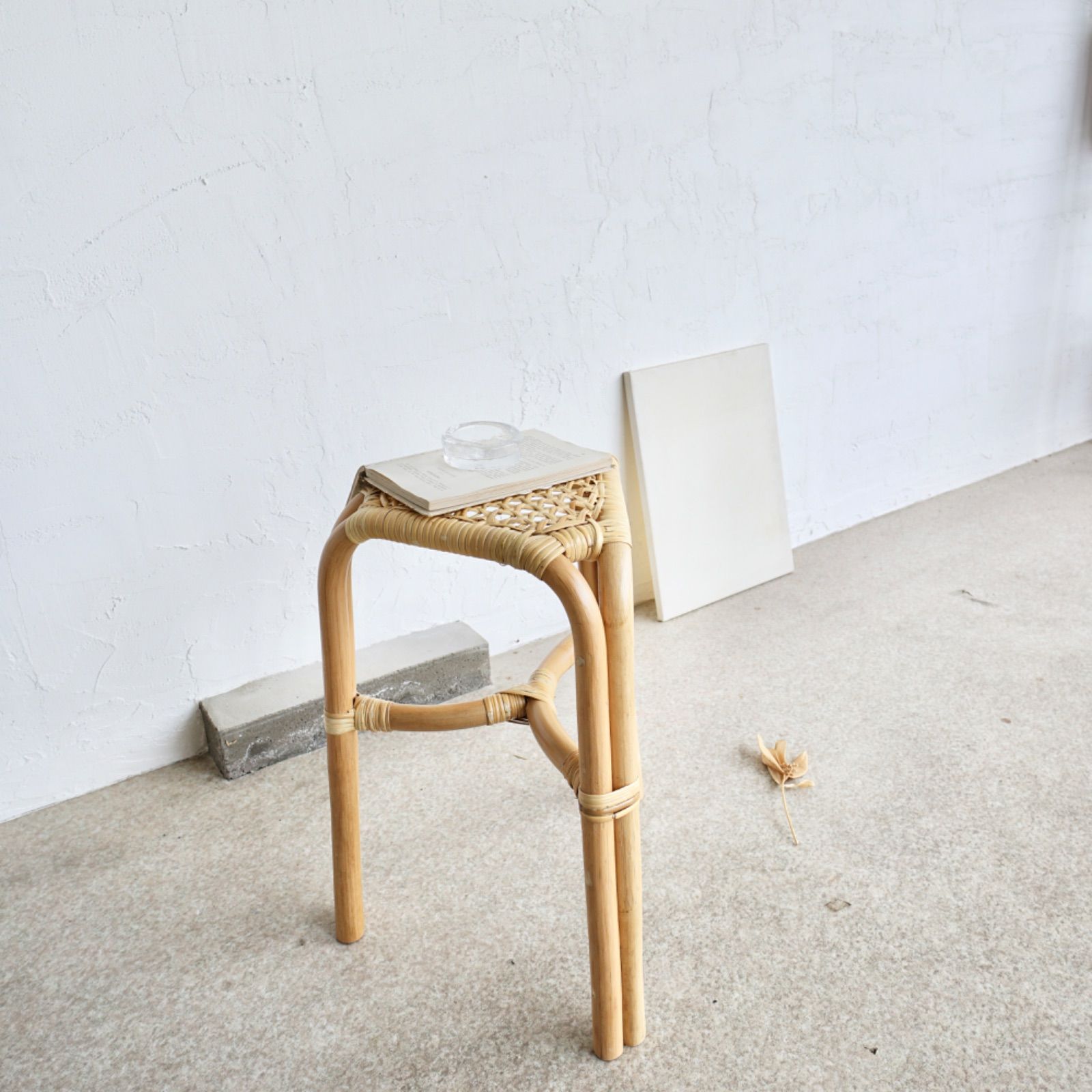 ミニ　藤スツール　ラタンスツール　椅子　イス　3脚セット　美品　レトロ　北欧風 ミニ 藤スツール ラタンスツール 椅子 イス 3脚セット 美品