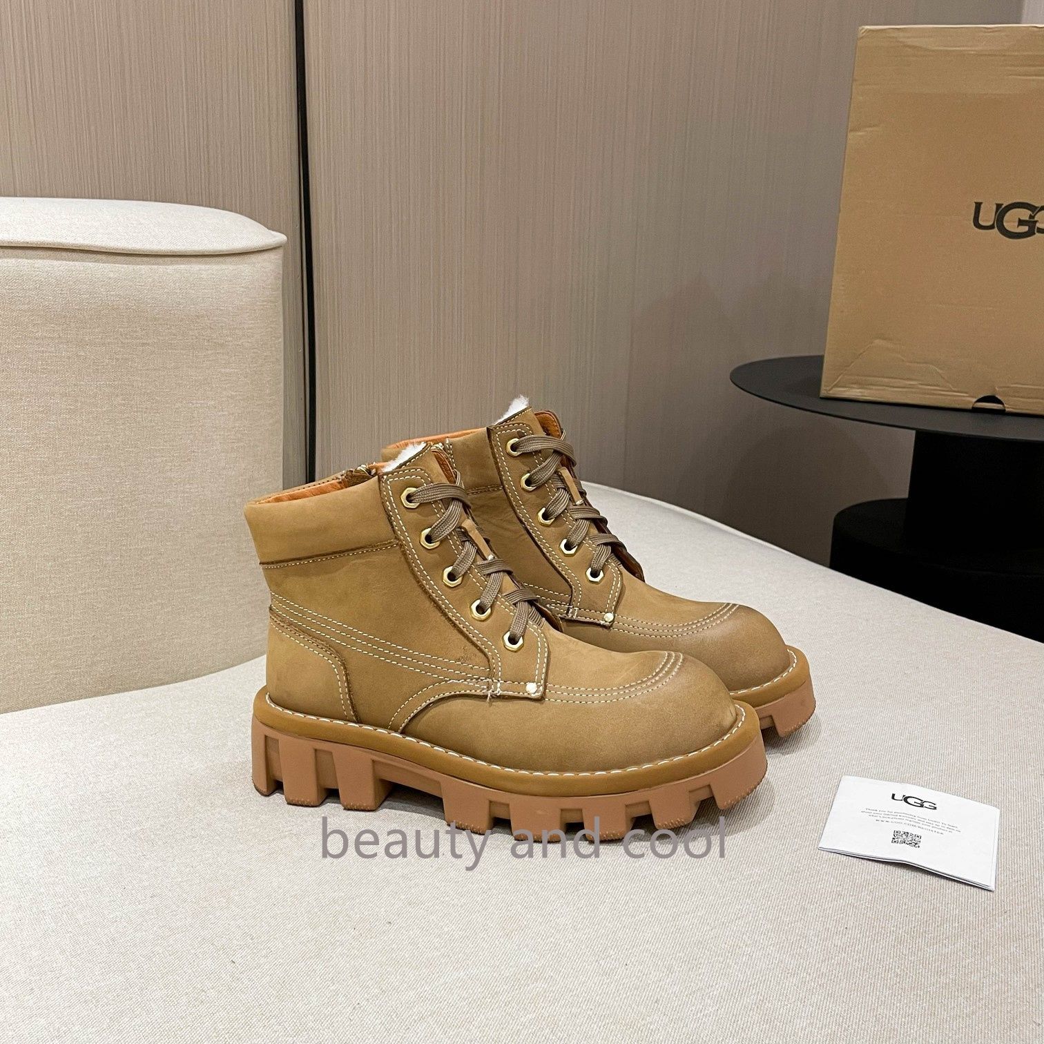 希少品 UGG 秋冬の新作スノーブーツ