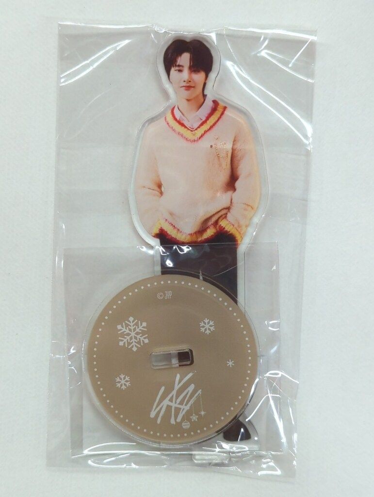 K-POP アクリルスタンド クリスマスデザイン StrayKids 2023 Xmas POPUP STORE I.N アクリルスタンド - メルカリ