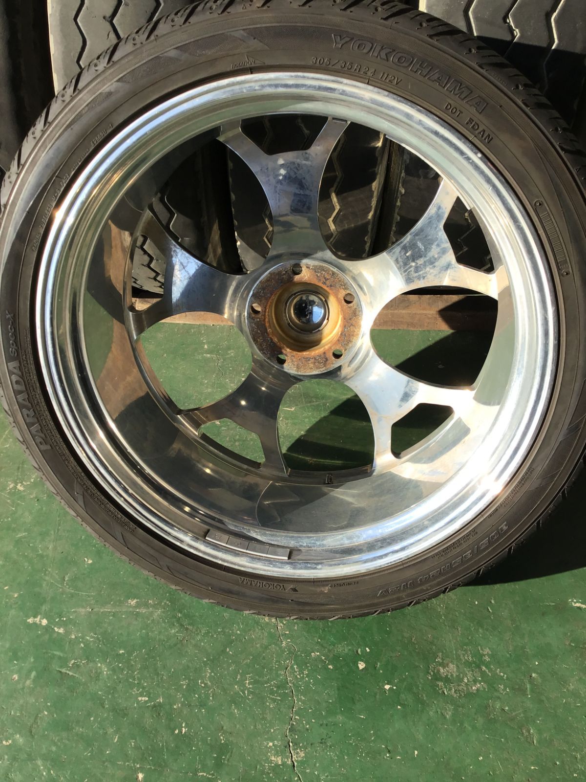 305|35R24