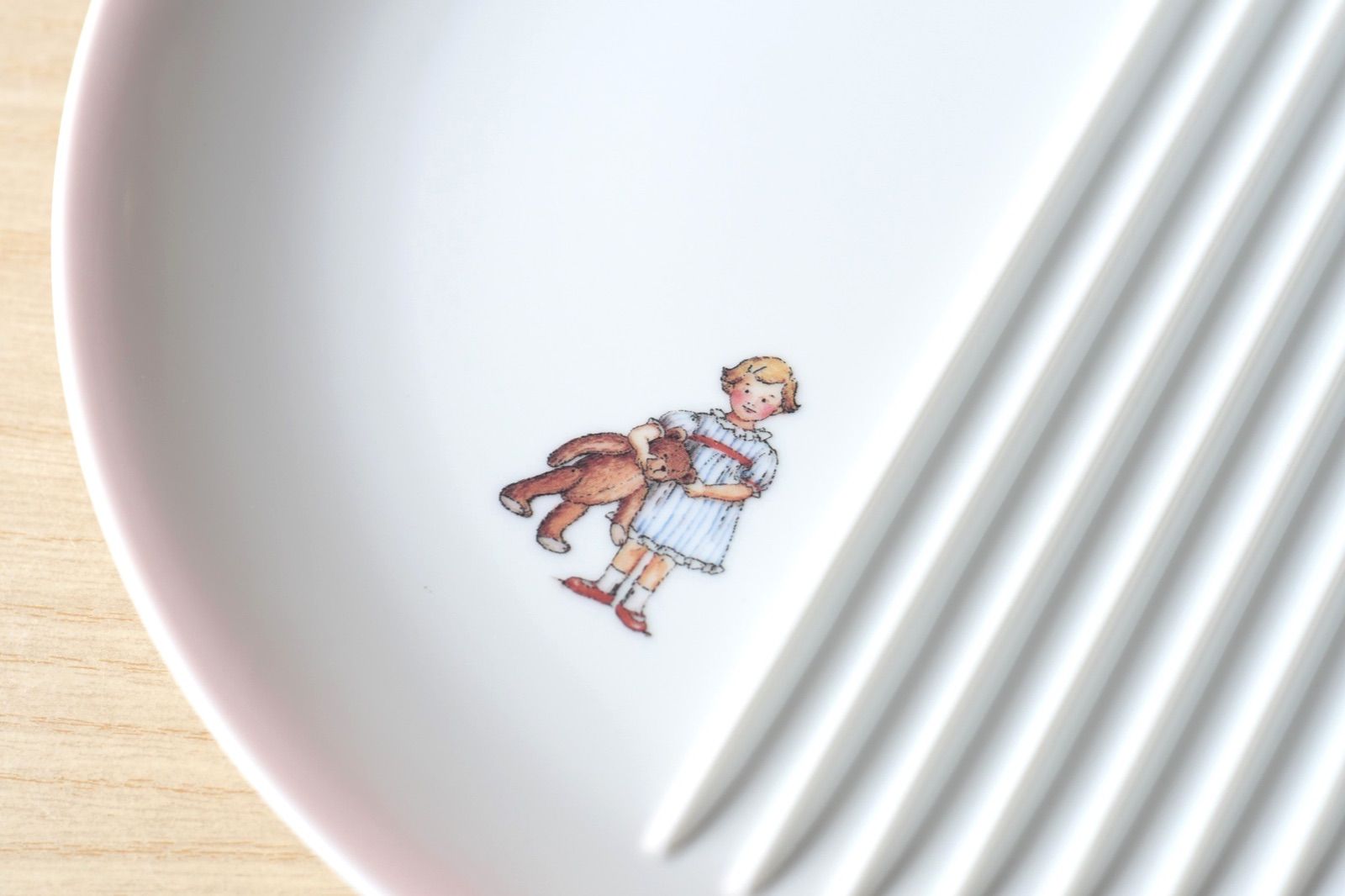 マニープチメゾン なみなみプレート ランチプレート 女の子 陶器 日本製 新品 | bumblebeebight.ca