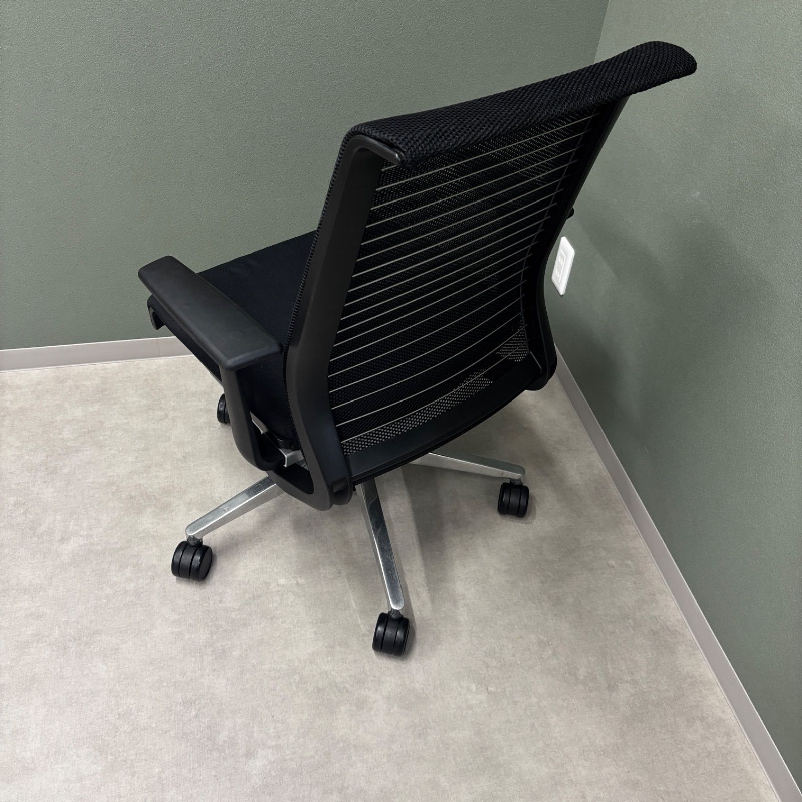 美品・即発送】Steelcase スチールケース Think チェア 高機能オフィス 