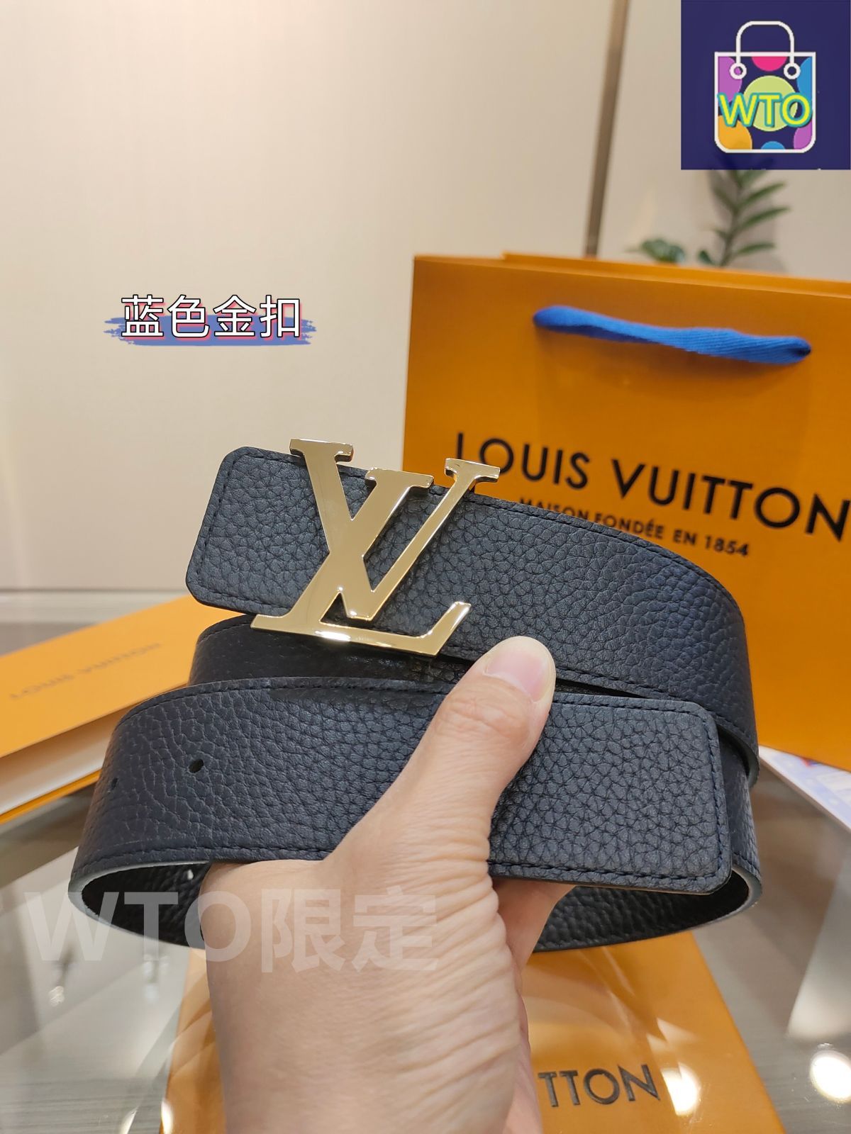 Louis Vuitton 黒レザーベルト 値下げしました 今日特価】LOUIS VUITTON メンズレザーベルト - メルカリ