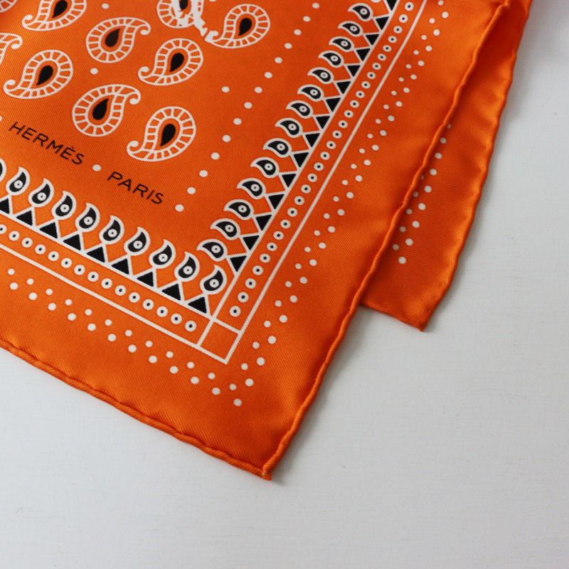 【今だけお値引き！】【美品】HERMES オレンジ シルクスカーフハンカチ 今だけお値引き！】【美品】HERMES オレンジ シルクスカーフハンカチ