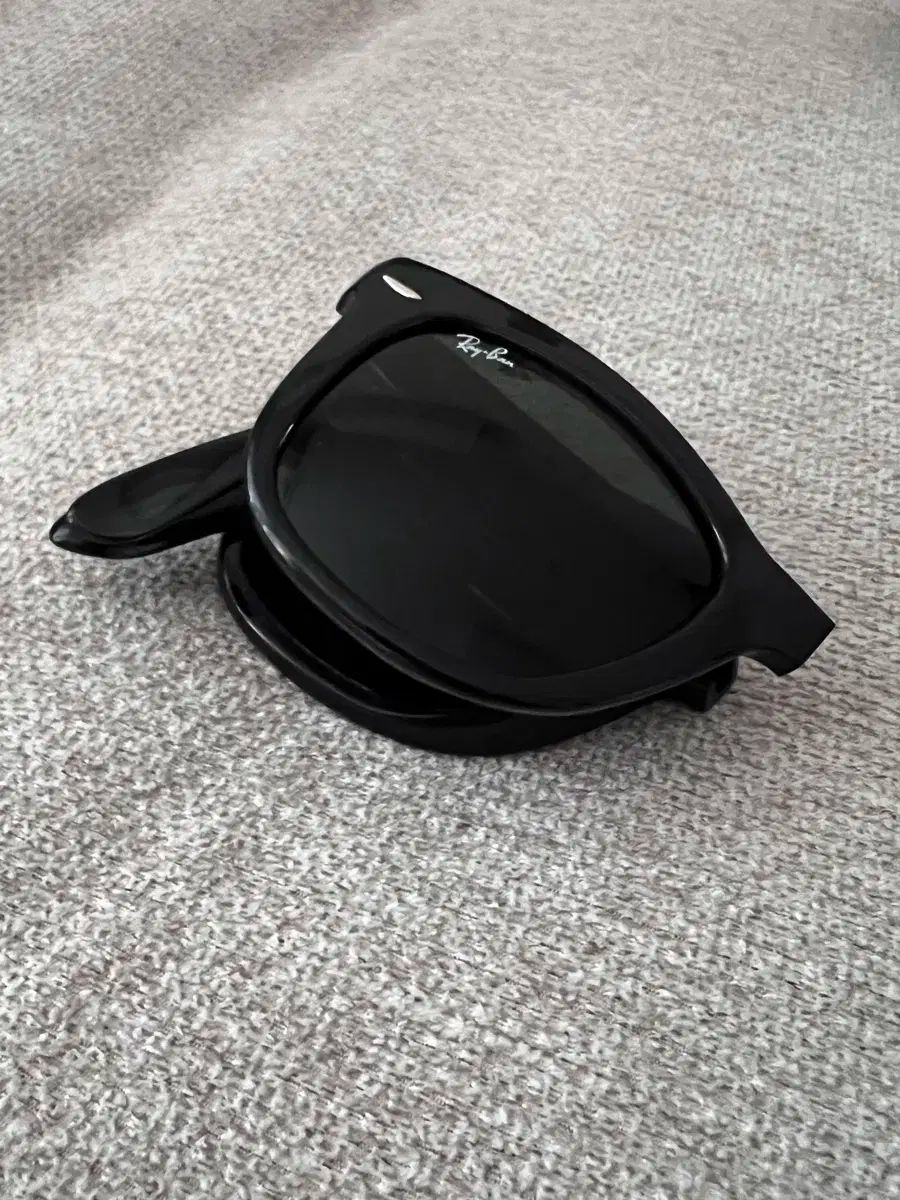 Ray-Ban ブラック サングラス レイバン (折りたたみ) Ray-Ban サングラス レイバン rayban ウェイファーラー