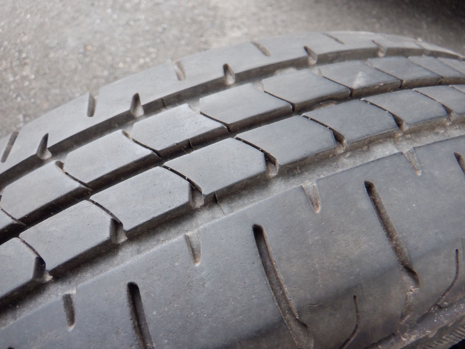ブリヂストン　ニューノ　205/65r15 23年製　美品　バリ山 ブリヂストンの新ブランド「NEWNO（ニューノ）」はプレミアム
