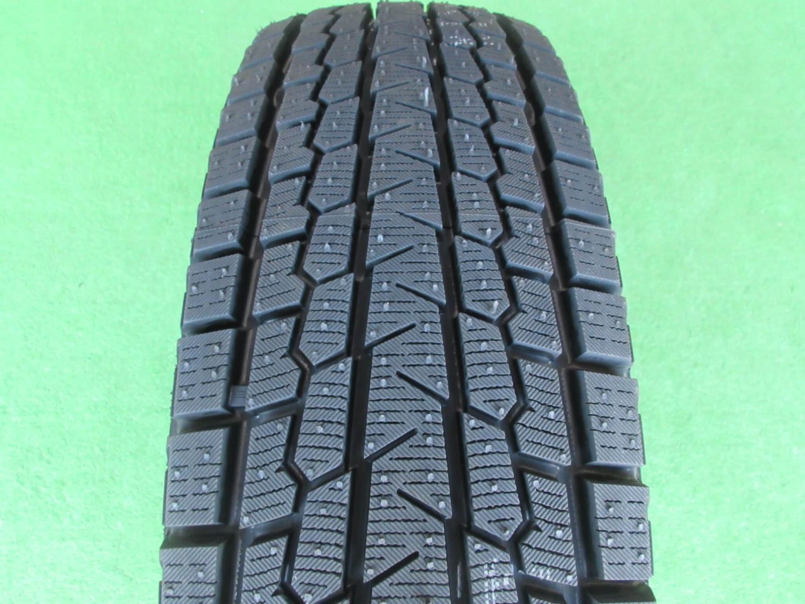 連携のある スズキ ジムニーシエラ用 スタッドレスセット 5.5J-15 5H139.7 5 195|80R15 アイスガード付き 動的な